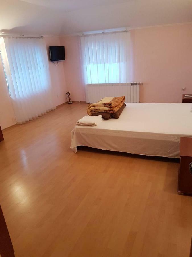 Guest House Iveta Sofia Exterior photo